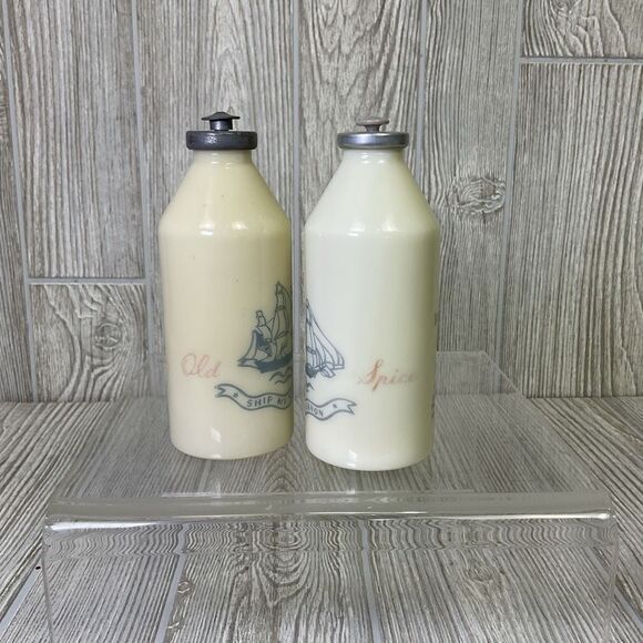 Lot of 2 Vintage Old Spice Talcum for Men Milk Glass Bottles Ship Mt Vernon 5.25 - Picture 3 of 8